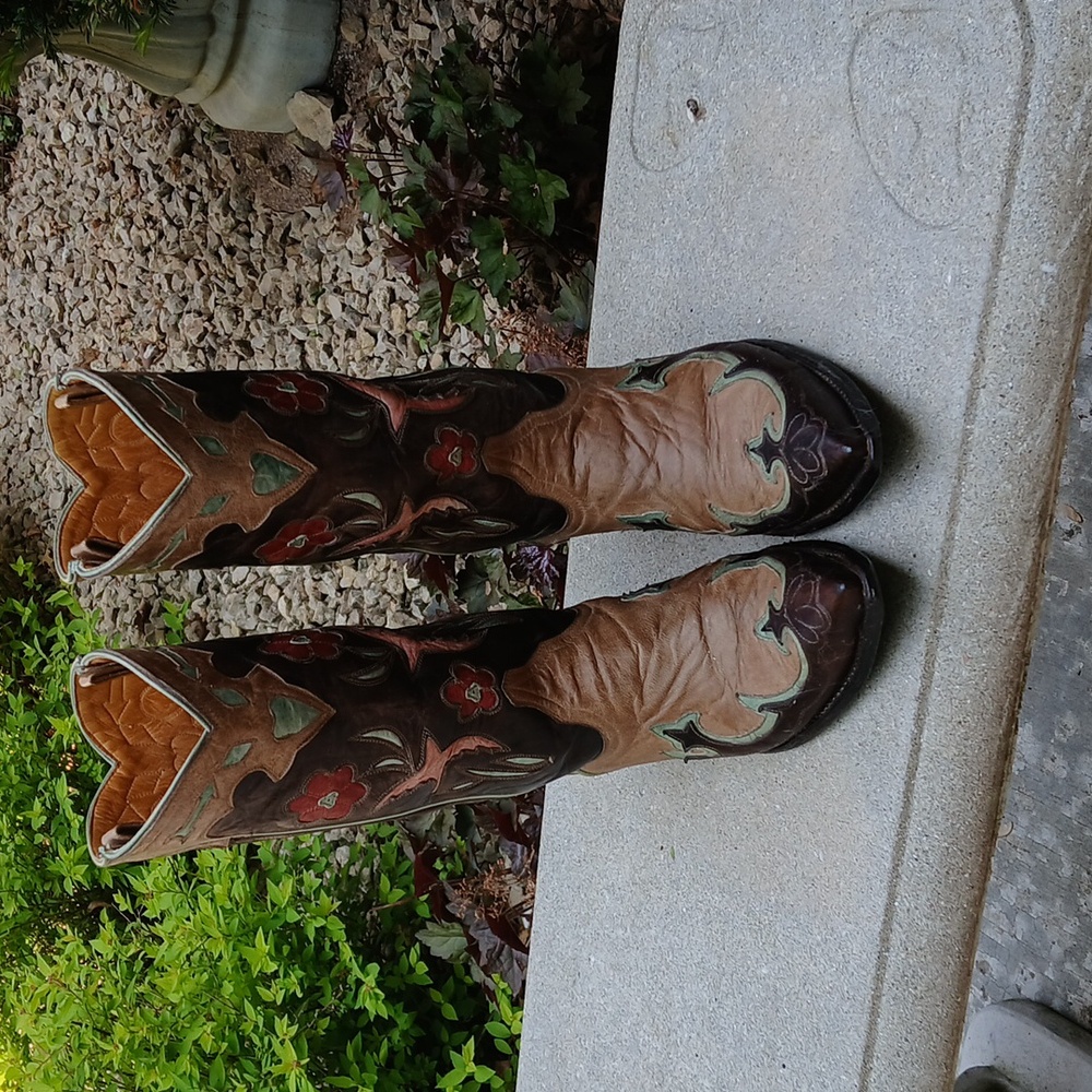 Old Gringo Two-Tone Brown Floral Embroidered Heeled Cowboy Boots - Picture 3 of 16